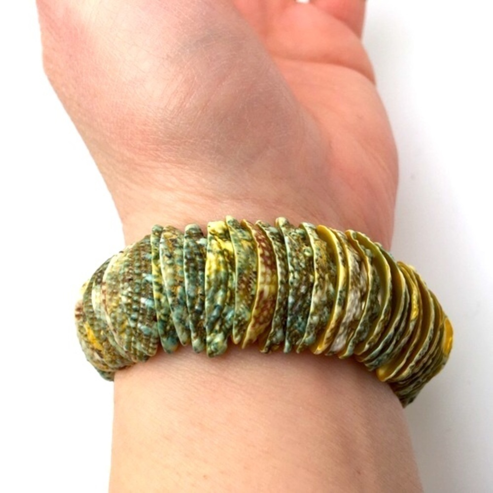 Stackable Seashell Croc Scale Bracelet - Picture 5 of 7